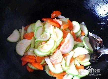 瓜茄炸着吃的做法视频教程,香脆可口，轻松学会的炸菜秘诀