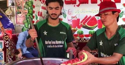 印度人最新吃瓜视频,揭秘街头美食背后的故事