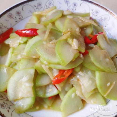 葫芦瓜炒草菇可以吃吗视频,家常美味营养搭配视频教程