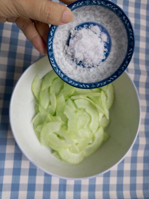 脆瓜怎么做辅食吃的视频,宝宝营养美味新选择