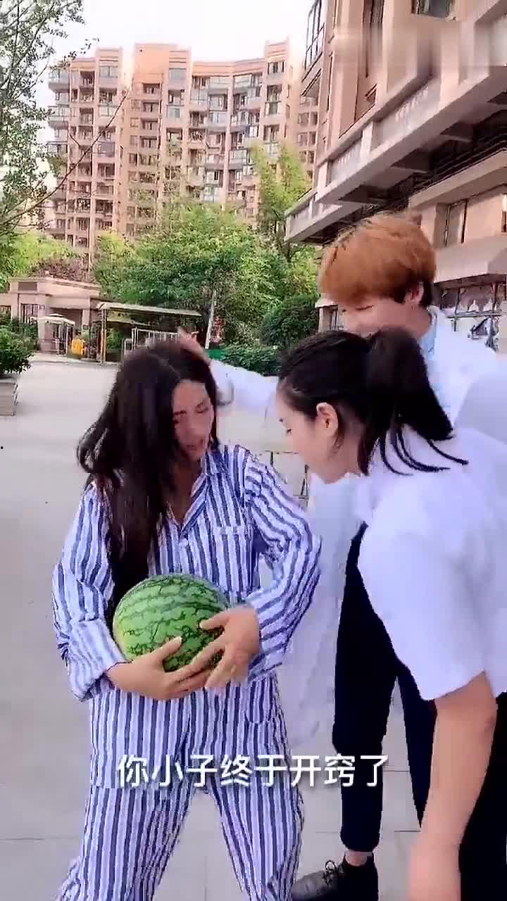 美女吃瓜进医院视频播放